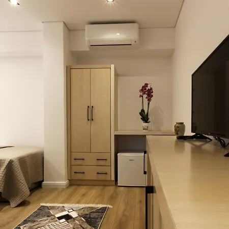 بيت ضيافة Castleview Gjirokastër