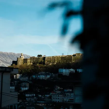 Castleview 게스트하우스 Gjirokastër